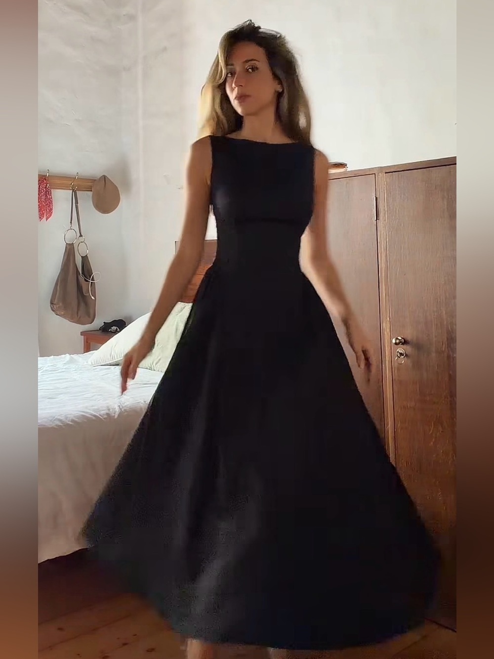 Yojani Elegant Black Sleeveless Fit-and-Flare Dress Small